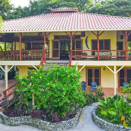 Bluff Beach Retreat Bocas Town Exterior foto