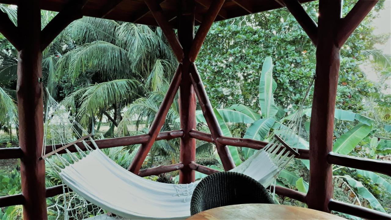 Bluff Beach Retreat Bocas Town Exterior foto