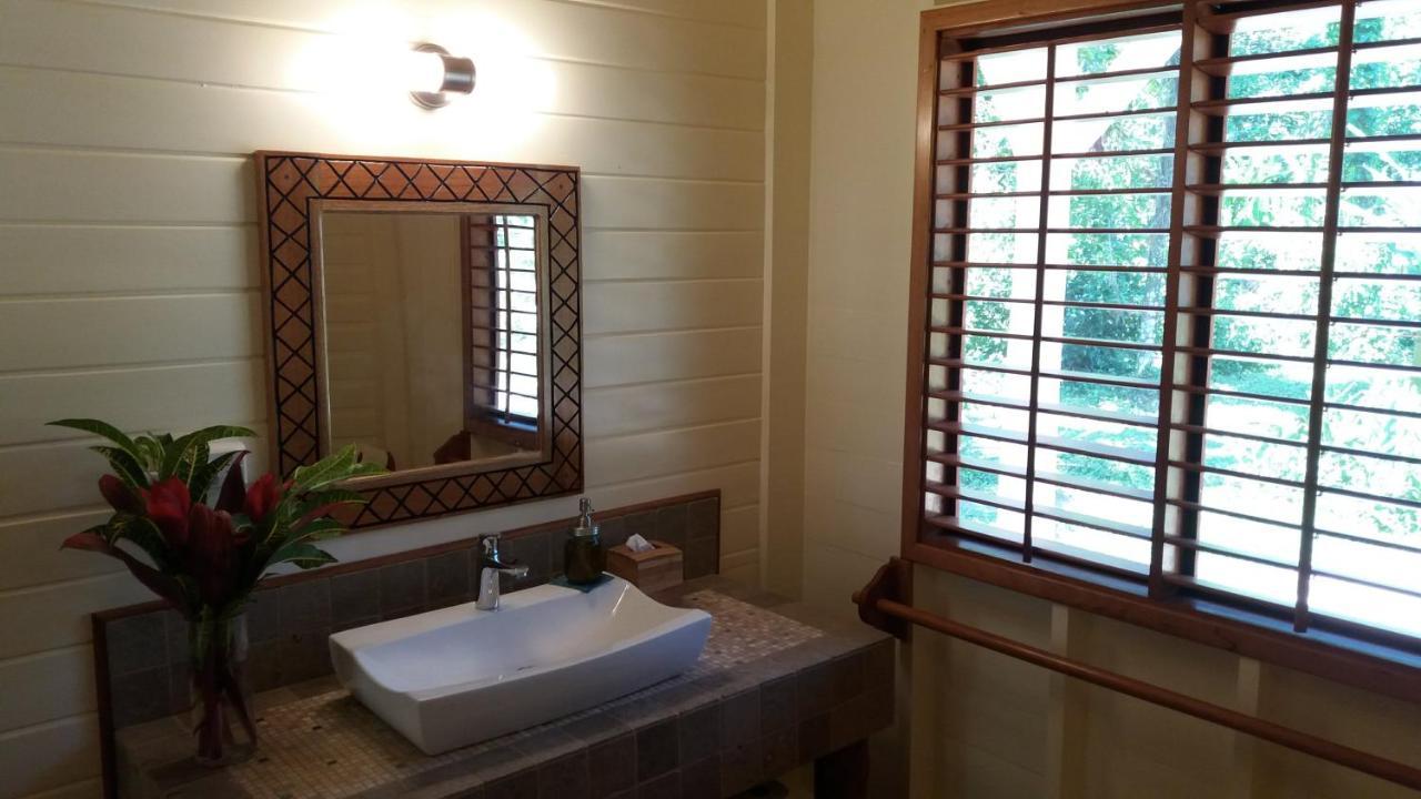 Bluff Beach Retreat Bocas Town Exterior foto