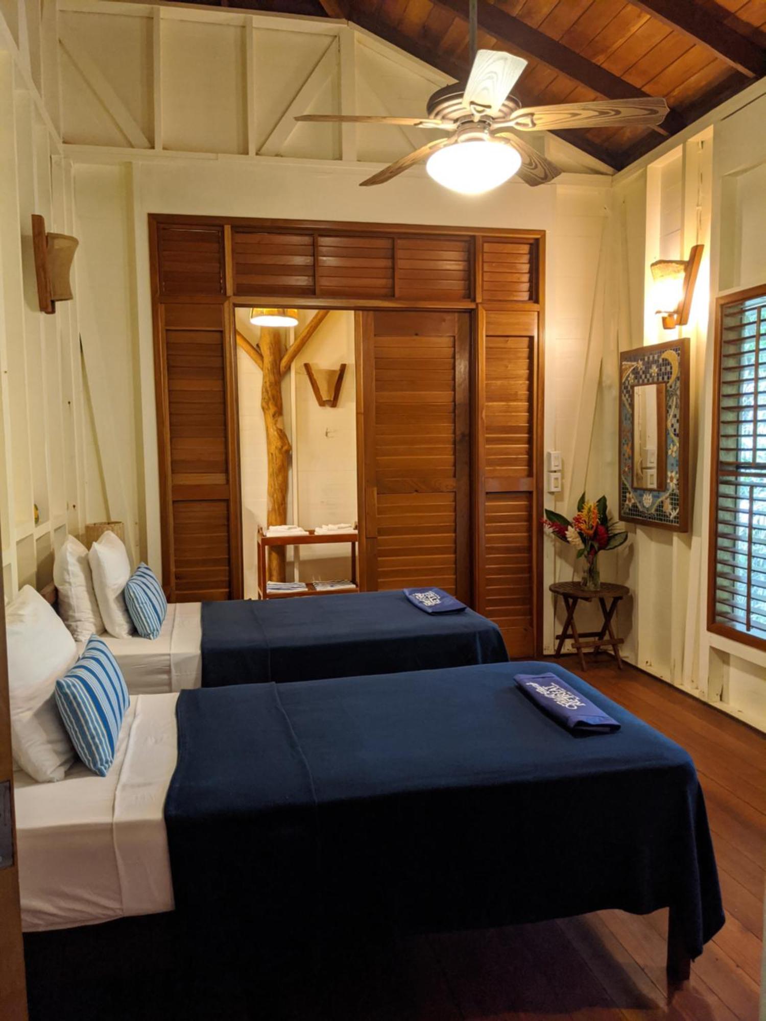 Bluff Beach Retreat Bocas Town Exterior foto