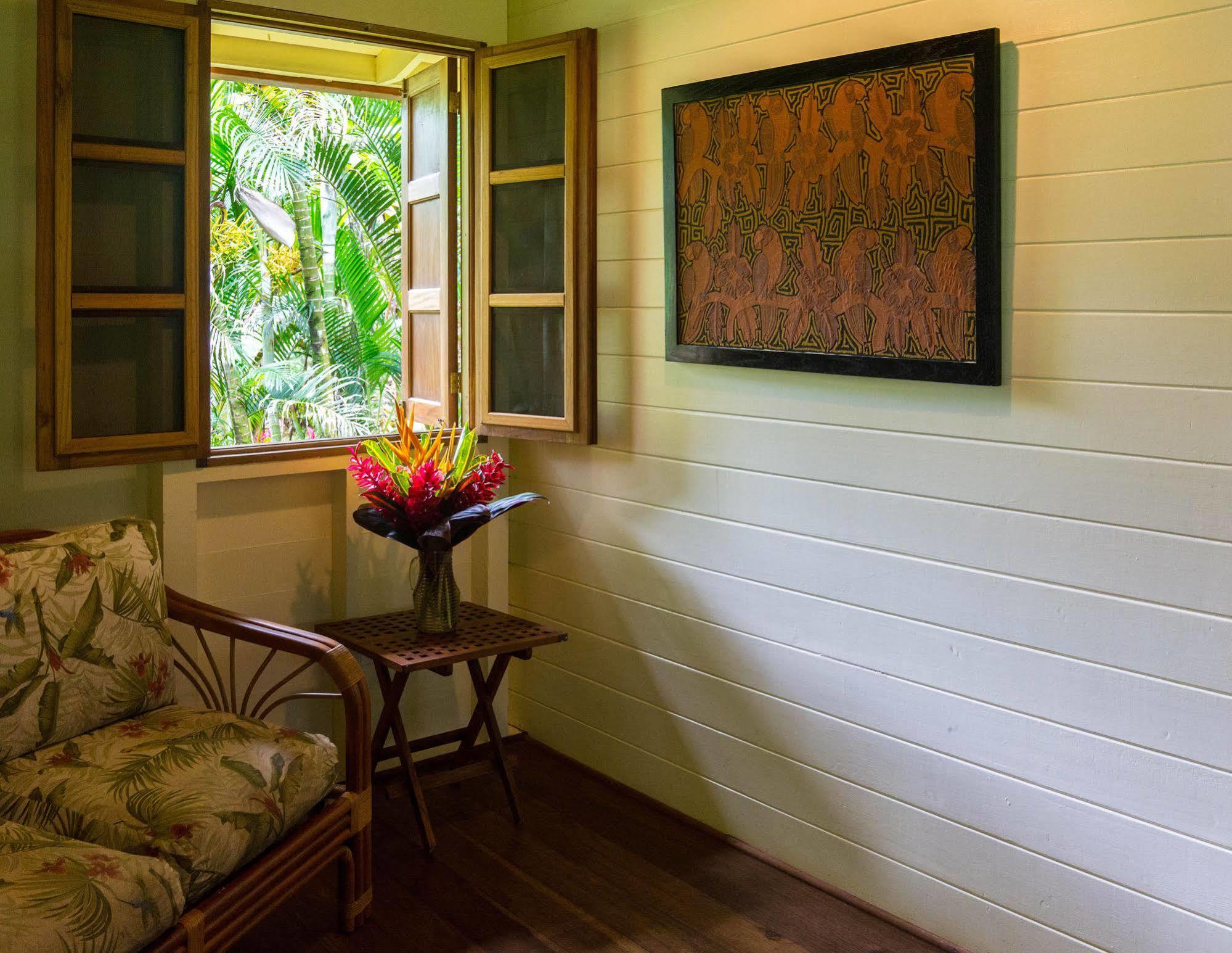 Bluff Beach Retreat Bocas Town Exterior foto