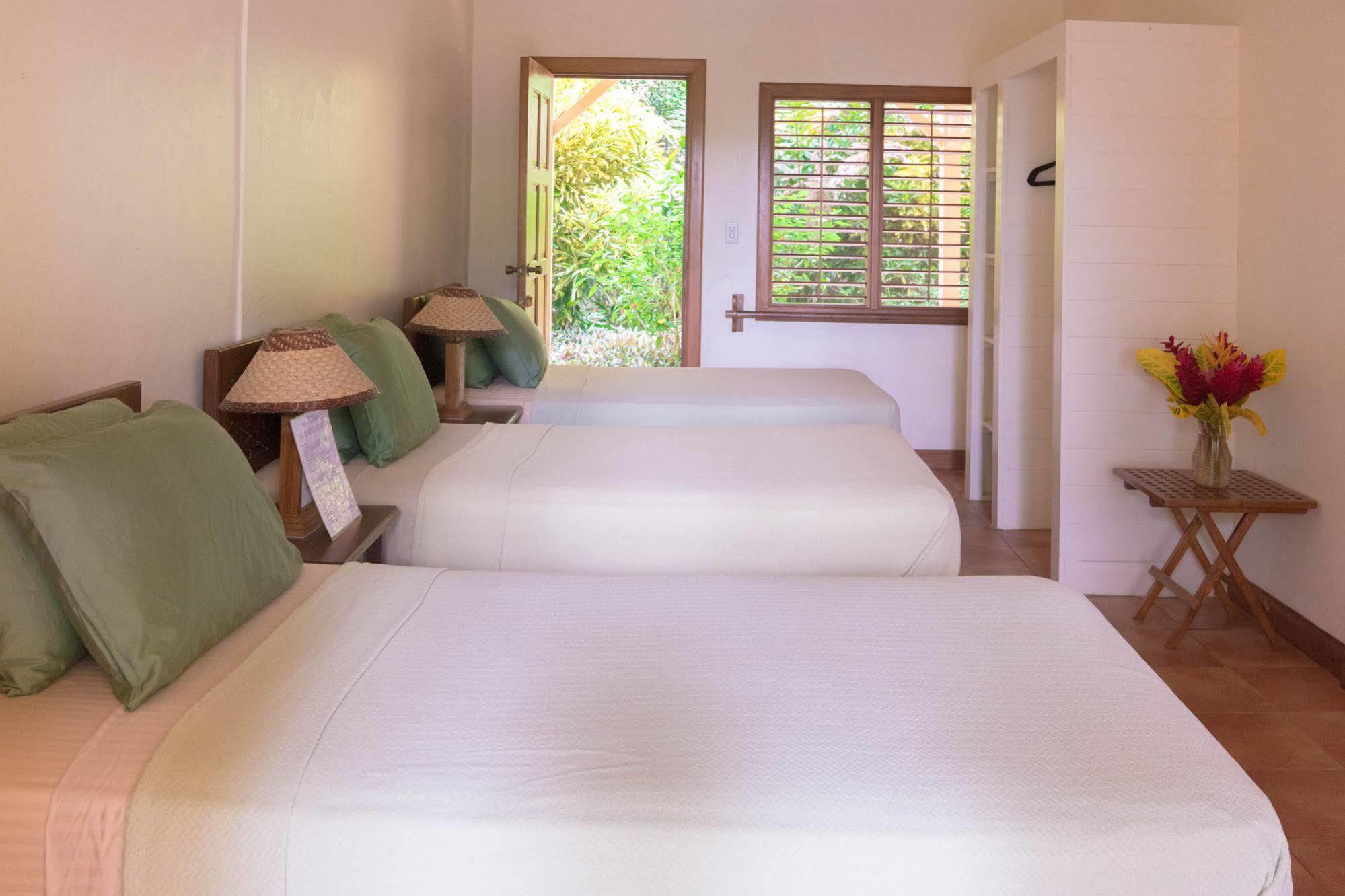 Bluff Beach Retreat Bocas Town Exterior foto
